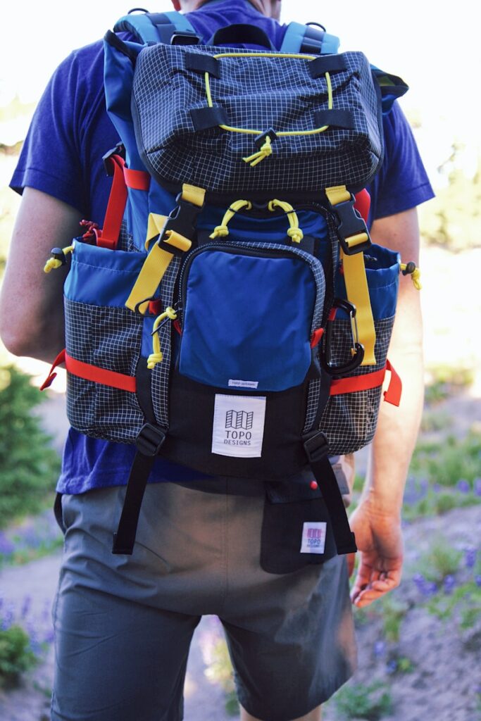 Mann mit Rucksack